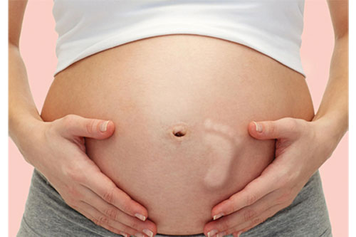 Thai 27 tuần tuổi biết làm những gì?